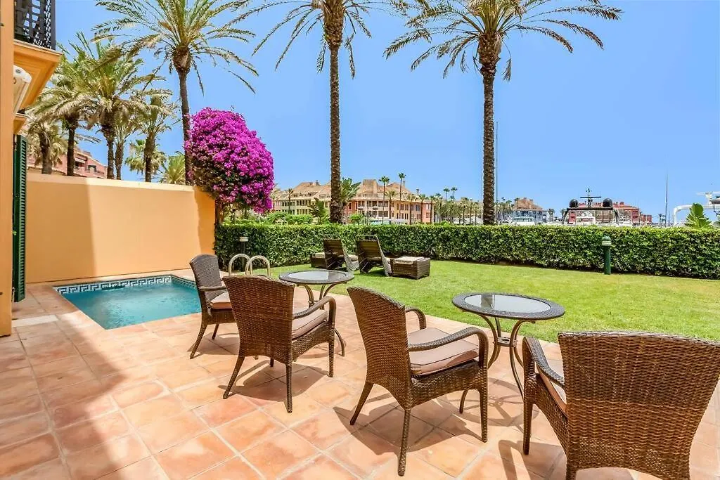 Yolo Spaces - Sotogrande - Puerto Boutique Apartment