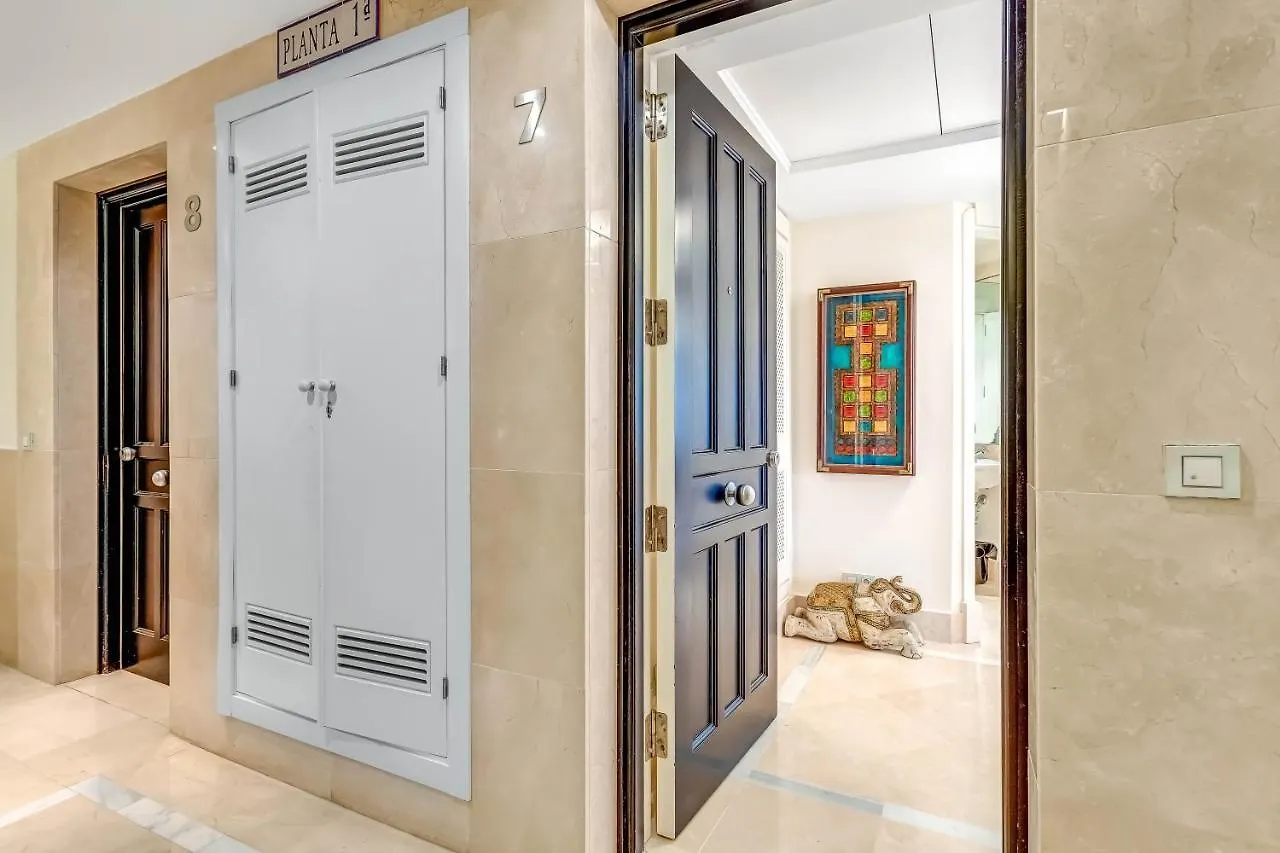Yolo Spaces - Sotogrande - Puerto Boutique Apartment
