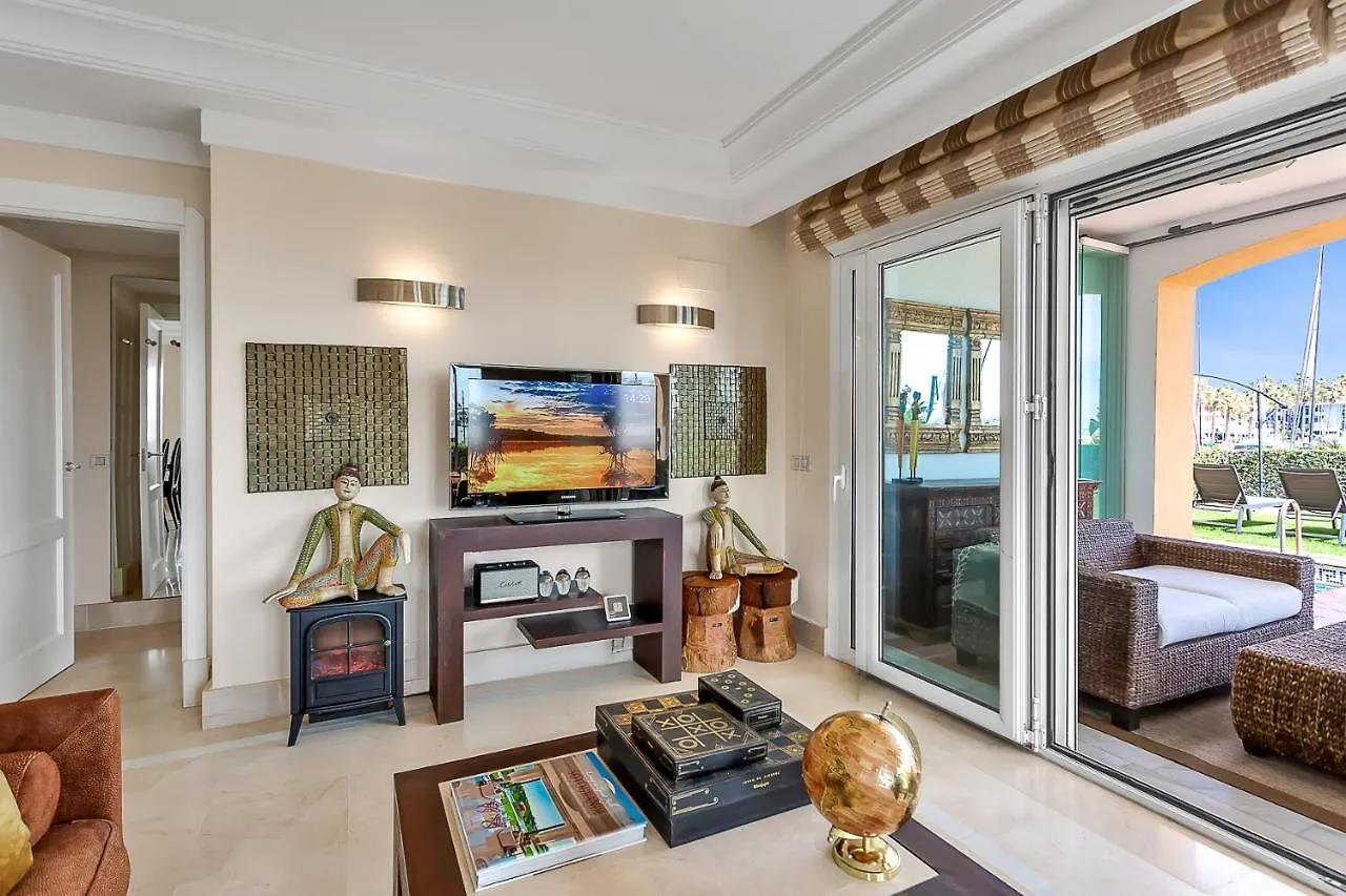 Yolo Spaces - Sotogrande - Puerto Boutique Apartment