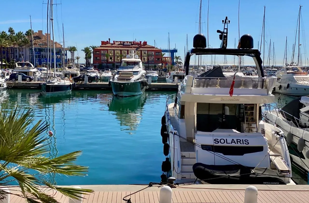 Yolo Spaces - Sotogrande - Puerto Boutique Apartment 0*,  Španělsko