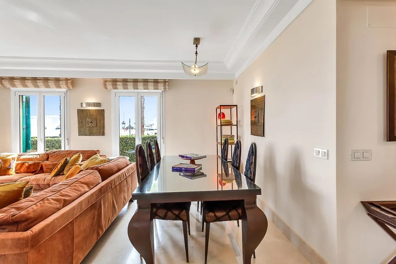 Yolo Spaces - Sotogrande - Puerto Boutique Apartment