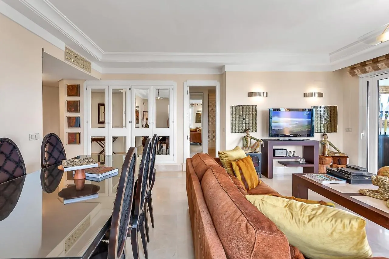 Yolo Spaces - Sotogrande - Puerto Boutique Apartment Španělsko