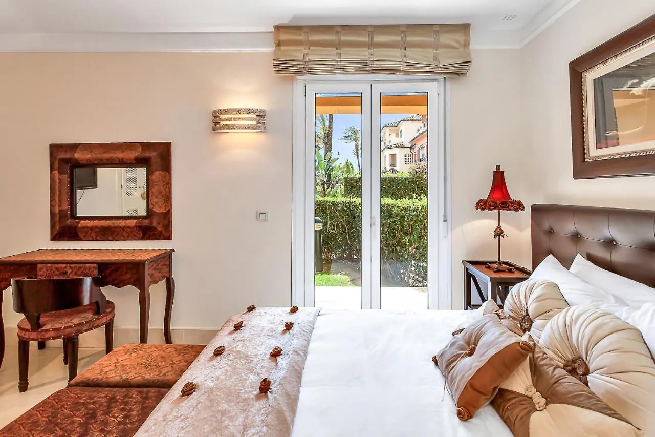 Yolo Spaces - Sotogrande - Puerto Boutique Apartment