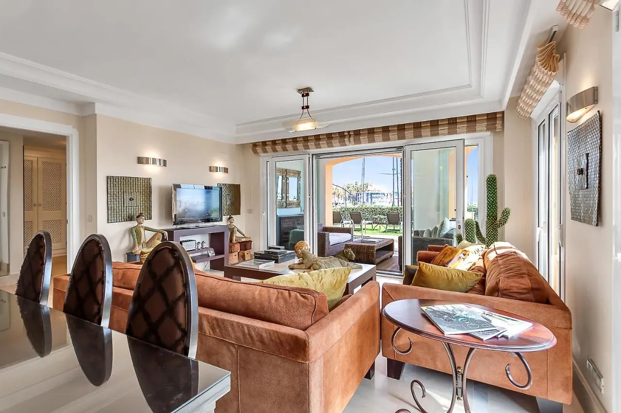 Yolo Spaces - Sotogrande - Puerto Boutique Apartment