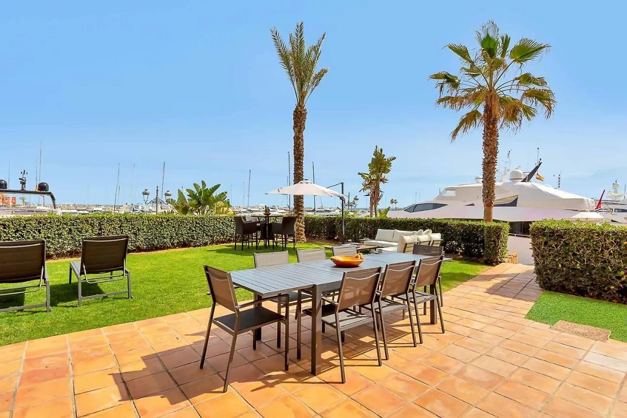 Yolo Spaces - Sotogrande - Puerto Boutique Apartment 0*,