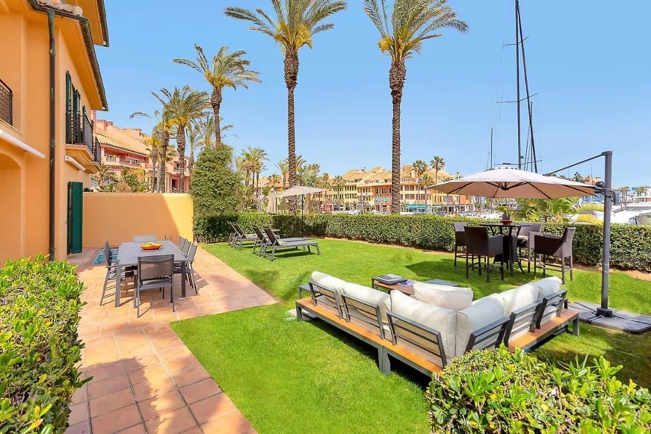 Yolo Spaces - Sotogrande - Puerto Boutique Apartment