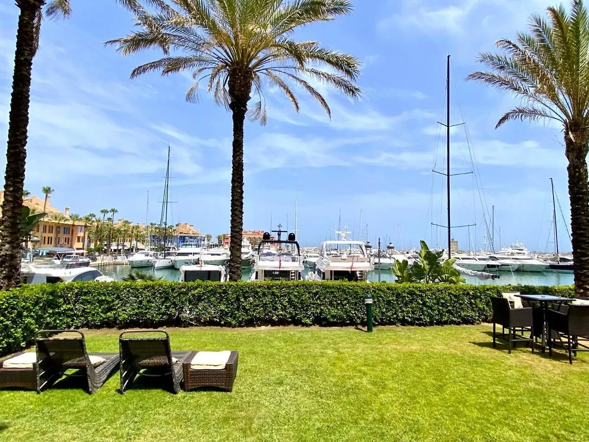 Yolo Spaces - Sotogrande - Puerto Boutique Apartment