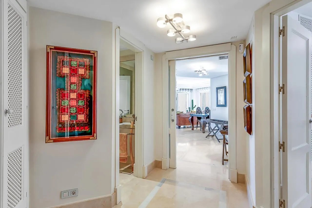 Yolo Spaces - Sotogrande - Puerto Boutique Apartment