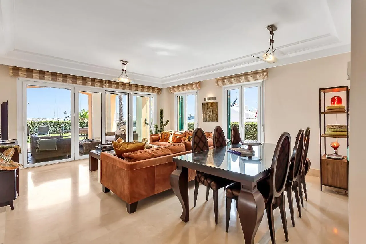 Yolo Spaces - Sotogrande - Puerto Boutique Apartment