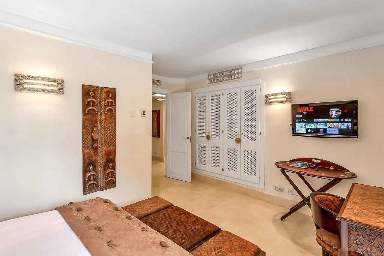 Yolo Spaces - Sotogrande - Puerto Boutique Apartment