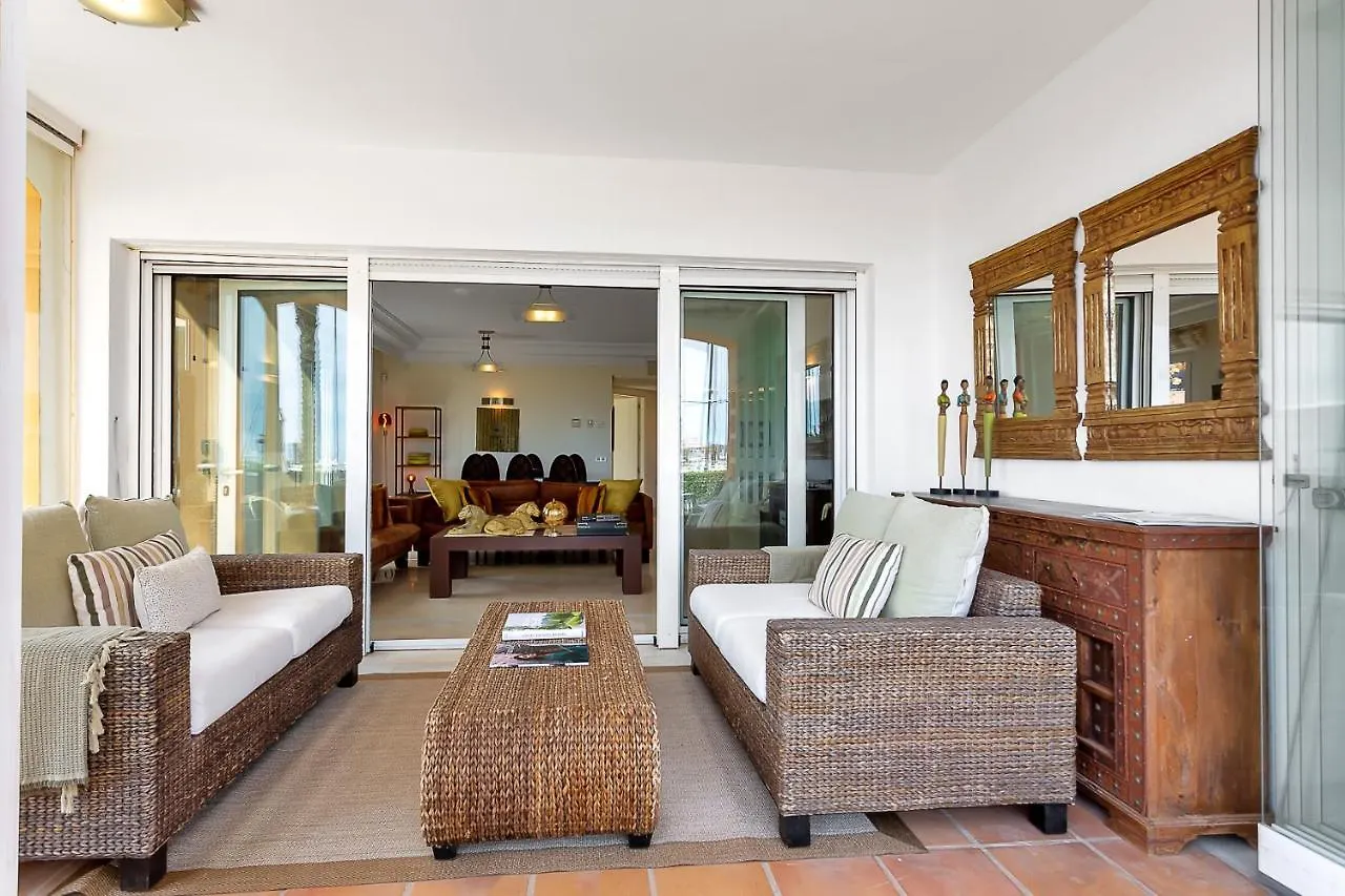 Yolo Spaces - Sotogrande - Puerto Boutique Apartment