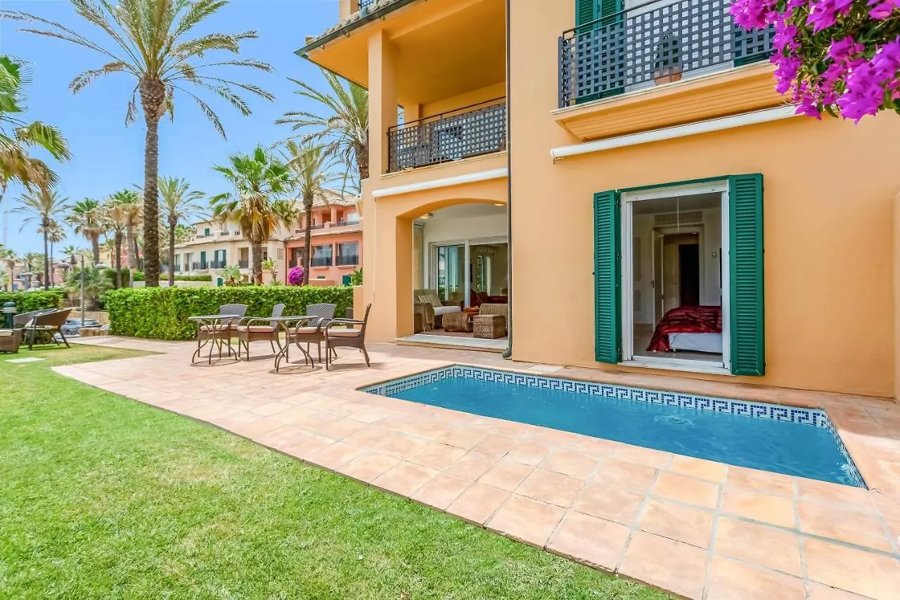 Yolo Spaces - Sotogrande - Puerto Boutique Apartment