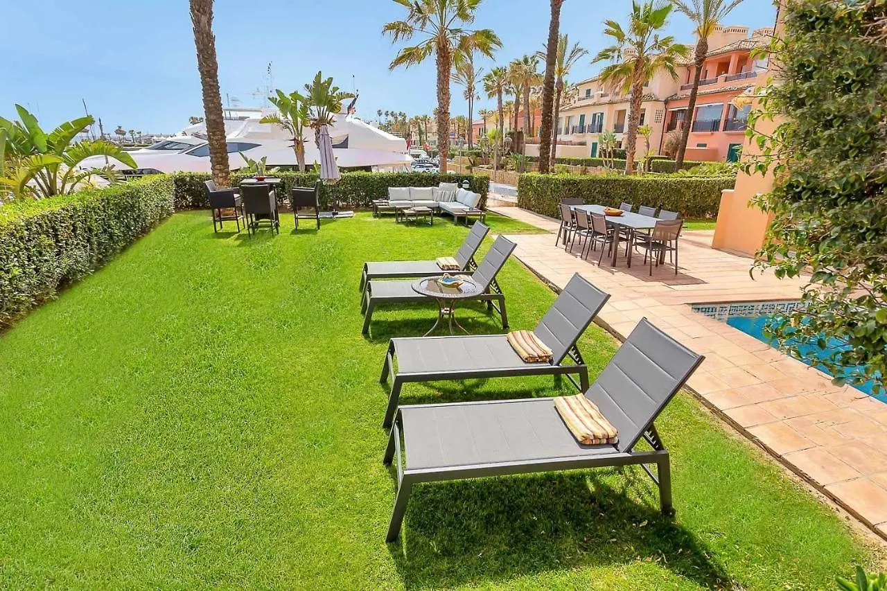 Yolo Spaces - Sotogrande - Puerto Boutique Apartment