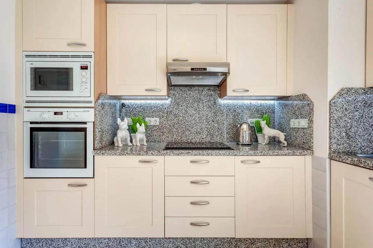 Yolo Spaces - Sotogrande - Puerto Boutique Apartment