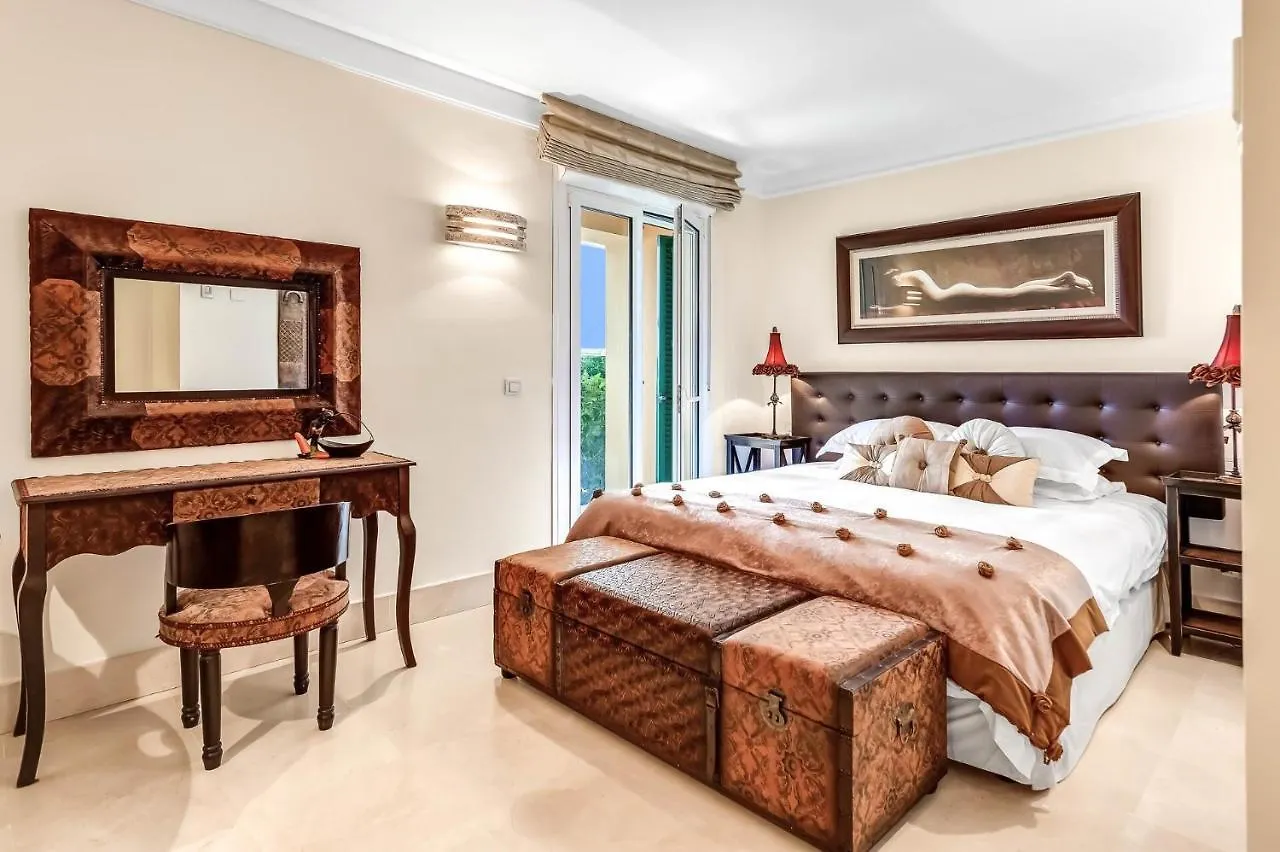 Yolo Spaces - Sotogrande - Puerto Boutique Apartment Spain